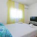 19 Apartament *