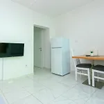 Apartament 19 *