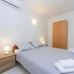 19 Apartament