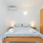 19 Makarska