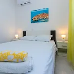 19 Apartament