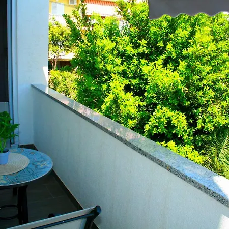 19 * Makarska