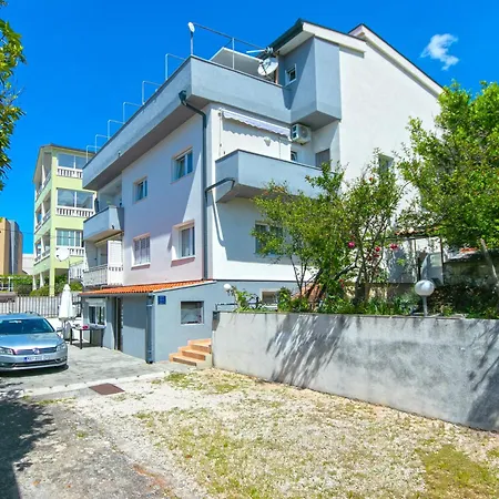 Apartment 19 Makarska