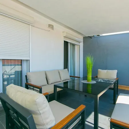 Apartman 19 *
