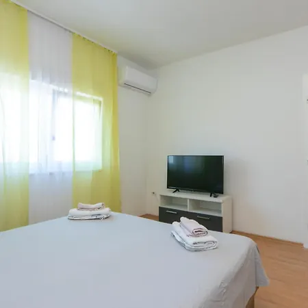 Apartment 19 Makarska